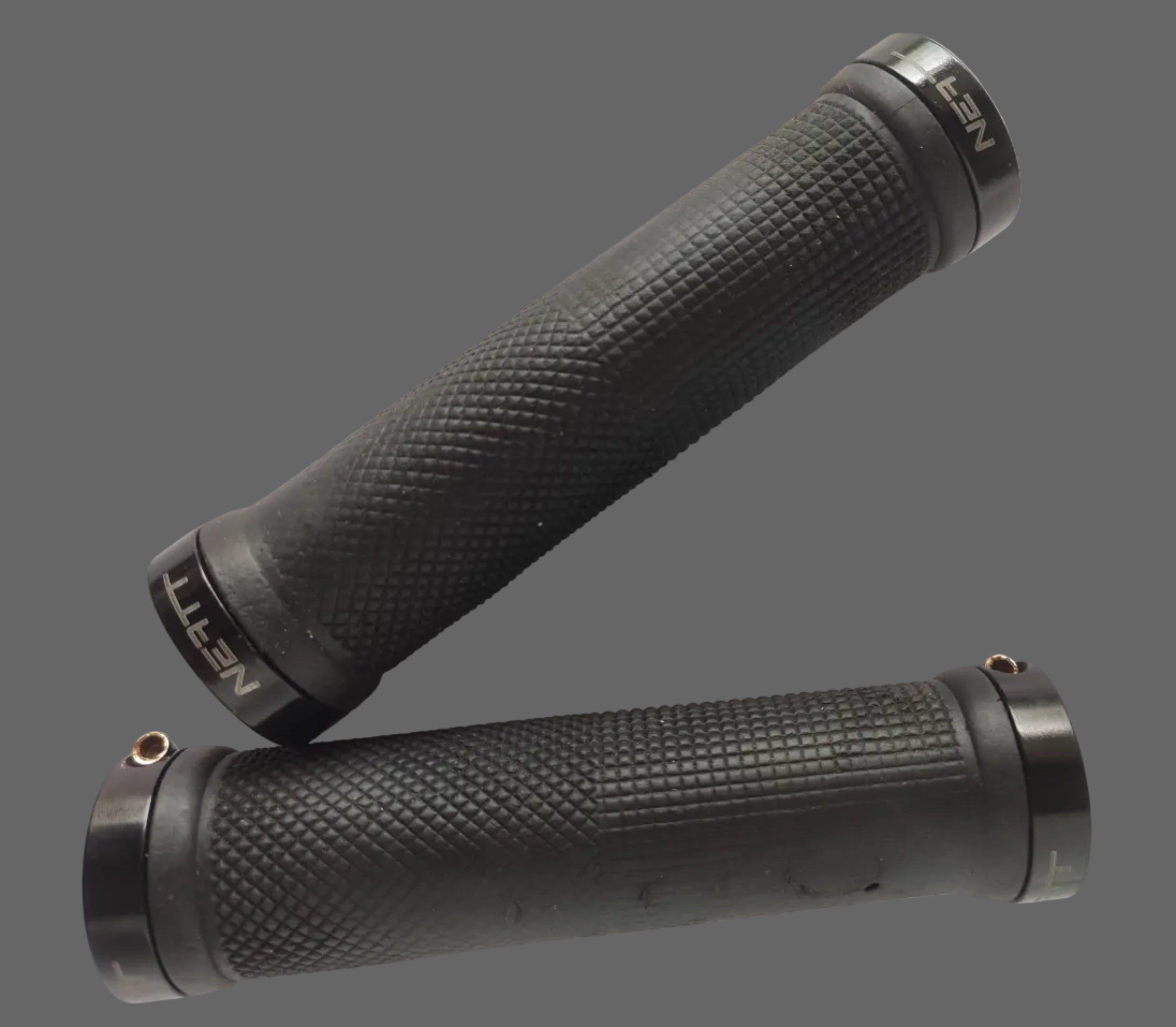 Grips NEATT lock-on