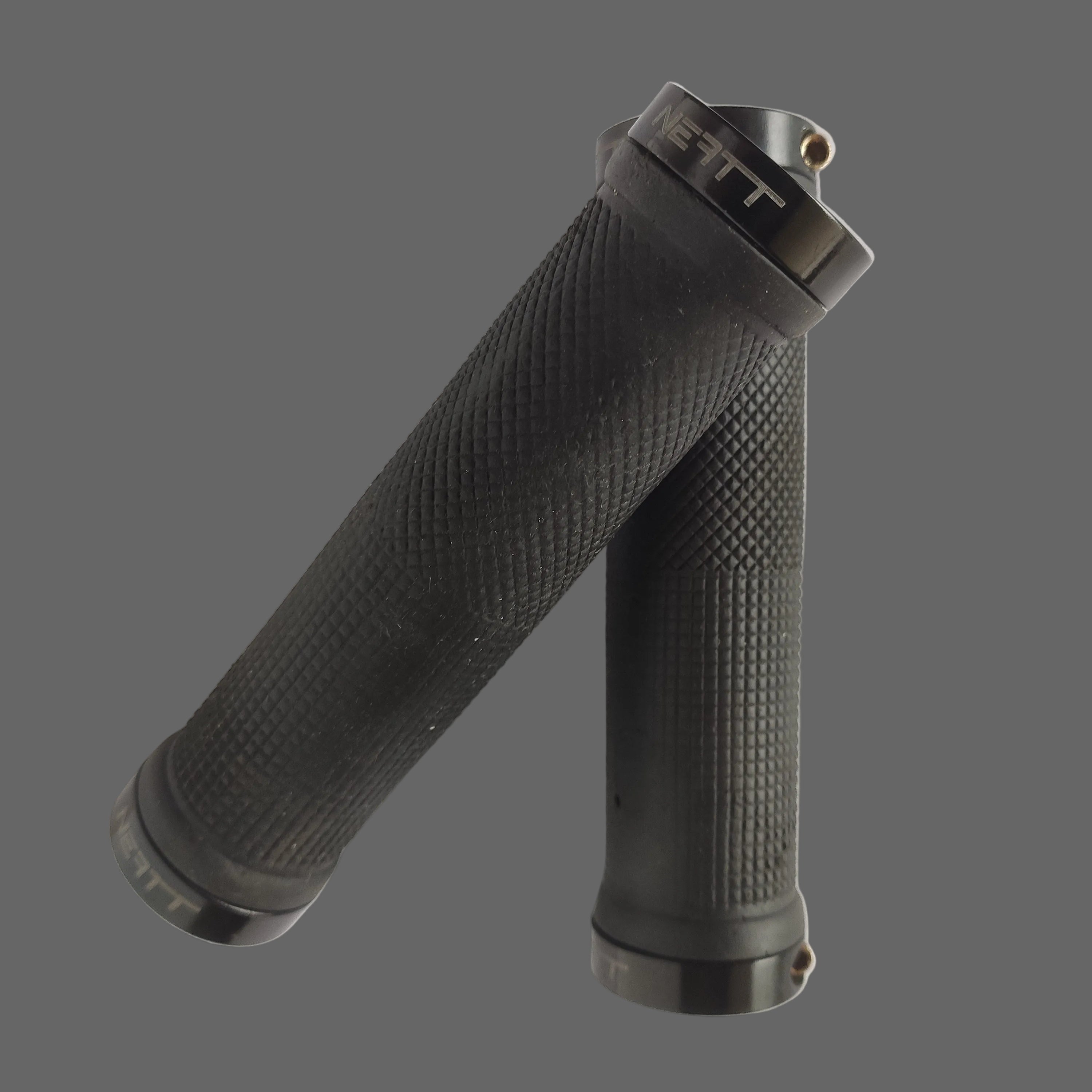 Grips NEATT lock-on