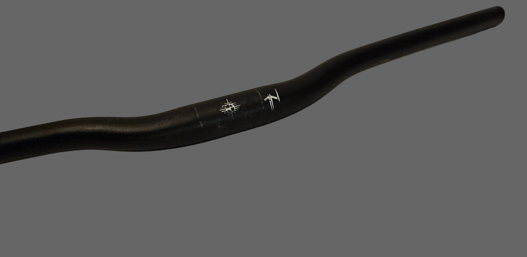 Cintre relevé UNO - 31.8mm